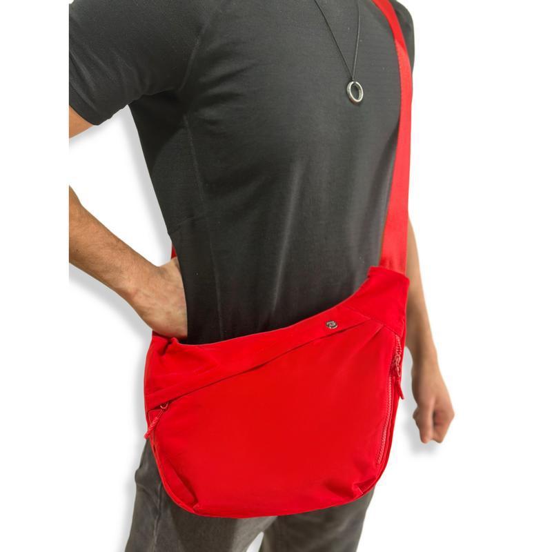 Adjustable Shoulder Strap And Modern Design